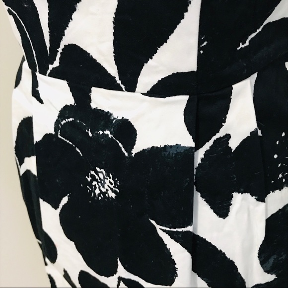 Express Strapless Dress - Picture 4 of 6